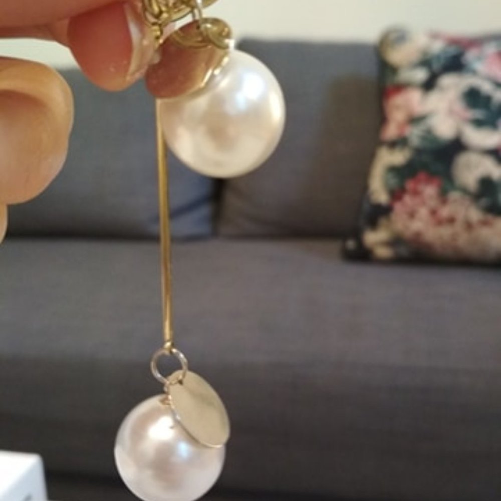 Vintage, asymmetrical earrings with pearls and gol - Picture 2 of 3